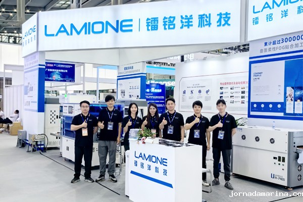 星空游戏官网首页登录入口科技闪耀第十二届电子信息博览会，引领曲面显示技术新潮流